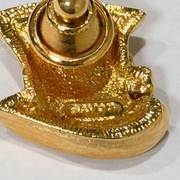 Vintage Avon Top Hat Pin Gold-Tone Shamrock with Green/Clear Rhinestones - Picture 3 of 3